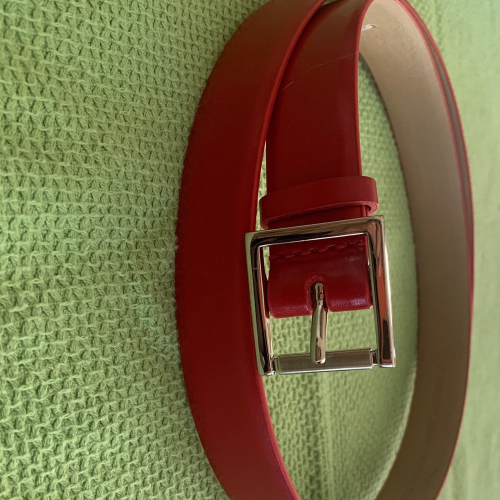 Nine West 1” faux leather Red Belt with Silver Buckle. M Leather 37” l XC